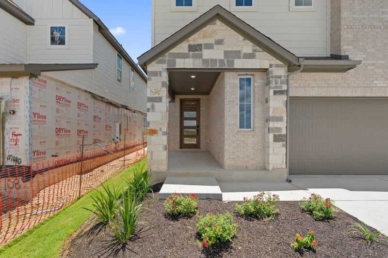 104 Balboa Dr, Liberty Hill, TX 78642