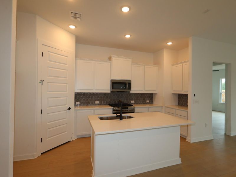 849 Corvallis DR, Leander, TX 78641