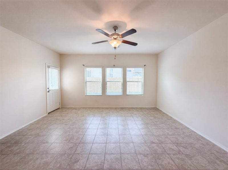 276 Circle Way #26E, Jarrell, TX 76537