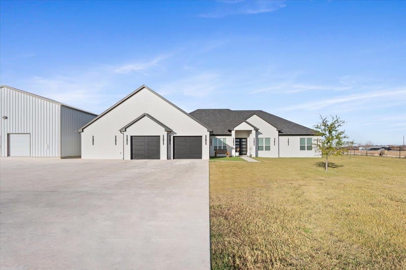 10940 Wedel Cemetery RD, Rogers, TX 76569