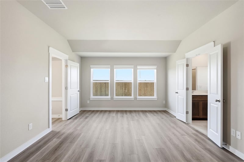 201 Red Wolf DR, Jarrell, TX 76537
