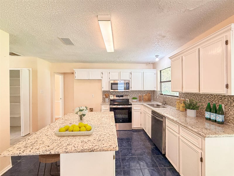 506 Hayloft CIR, Copperas Cove, TX 76522