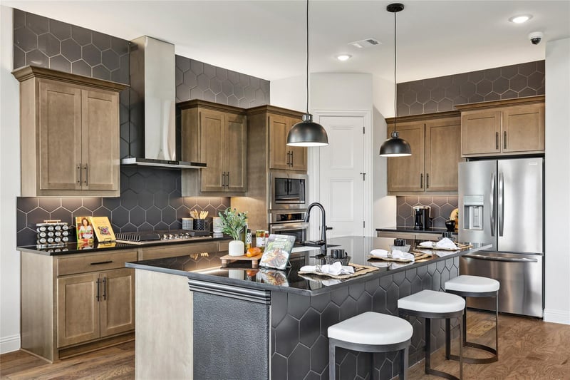 933 Landing LN, Leander, TX 78641