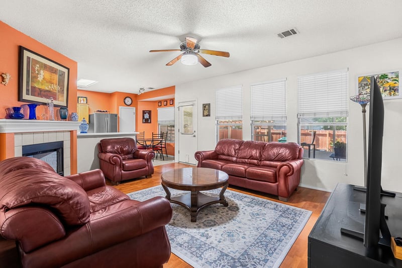 1121 Black Locust DR, Pflugerville, TX 78660