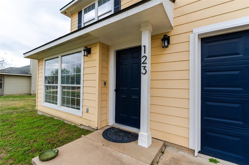 123 Kawainui LN, Bastrop, TX 78602
