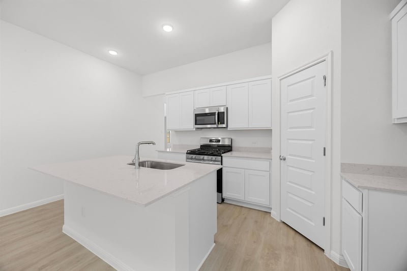 171 Hornet ST, Elgin, TX 78621