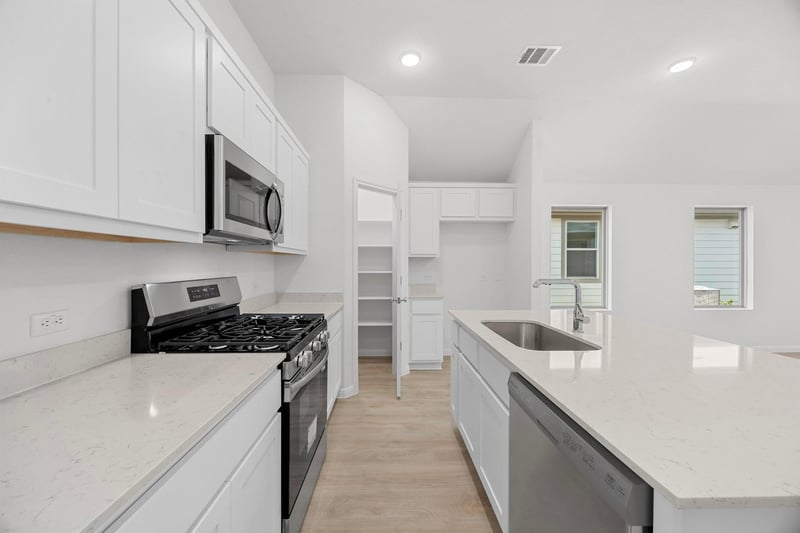 171 Hornet ST, Elgin, TX 78621