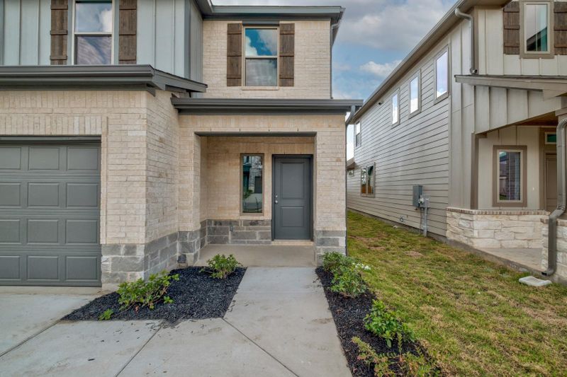 195 Hornet ST, Elgin, TX 78621