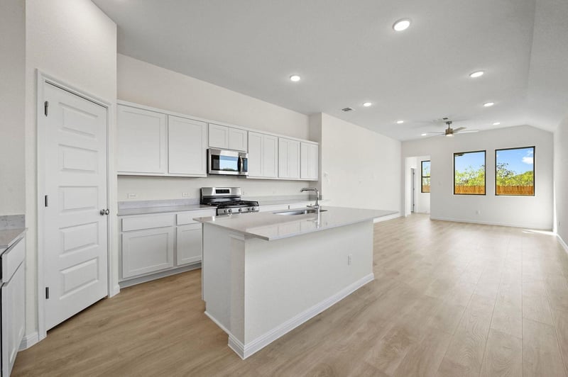 201 Hornet ST, Elgin, TX 78621