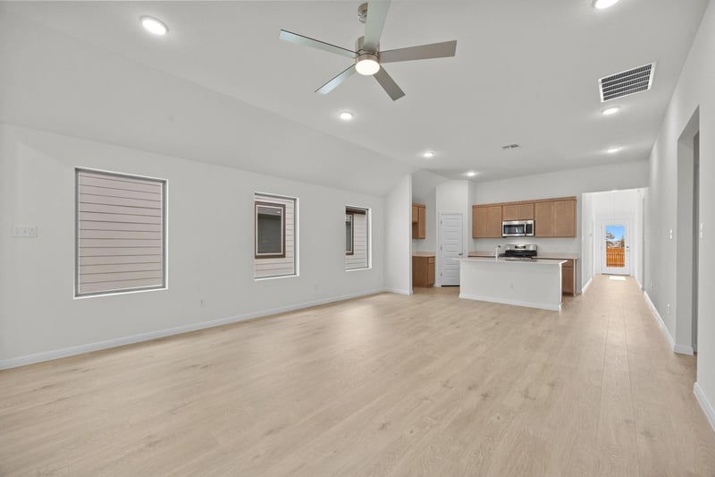 211 Hornet ST, Elgin, TX 78621