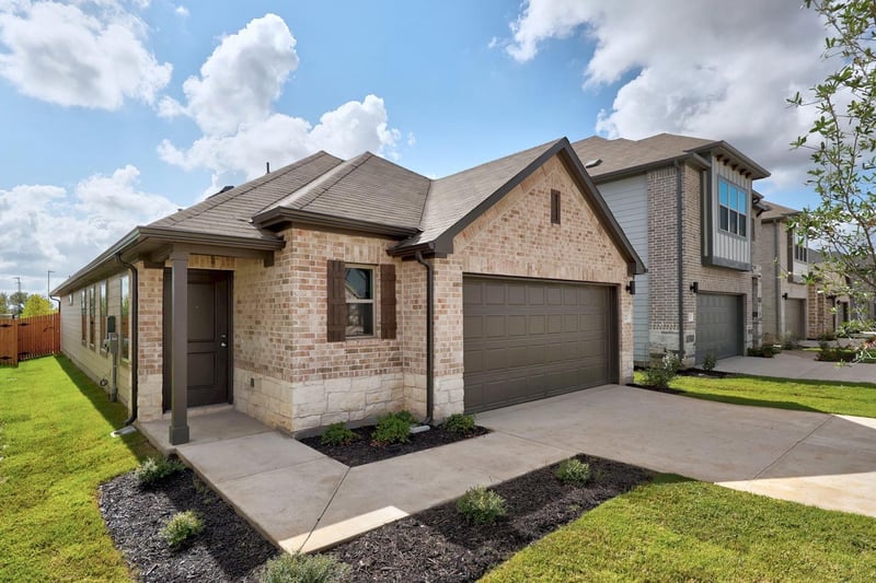211 Hornet ST, Elgin, TX 78621