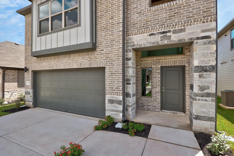 215 Hornet ST, Elgin, TX 78621