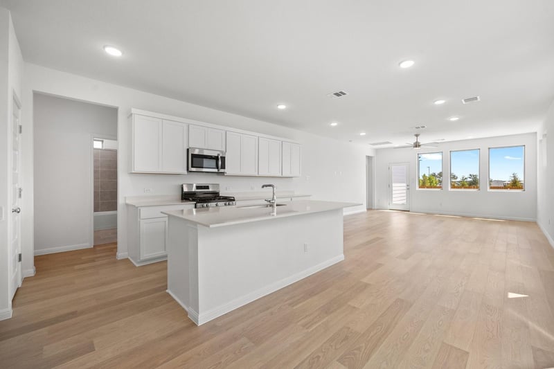 215 Hornet ST, Elgin, TX 78621