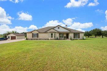 111 Lookout CIR, Hutto, TX 78634