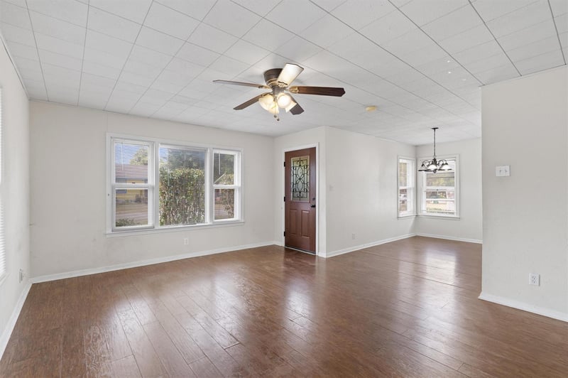 1119 Kent ST, Taylor, TX 76574