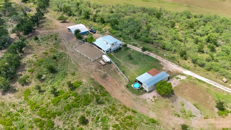 2690 County Road 466, Elgin, TX 78621