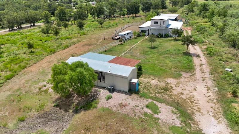 2690 County Road 466, Elgin, TX 78621
