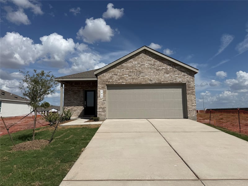 208 Giants Ps, Hutto, TX 78634
