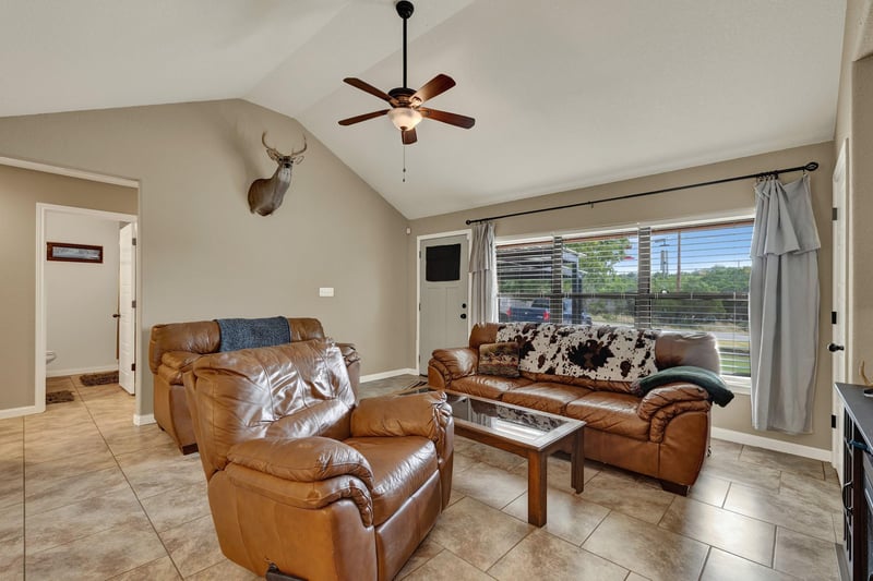 4142 Morningside Way, Canyon Lake, TX 78133