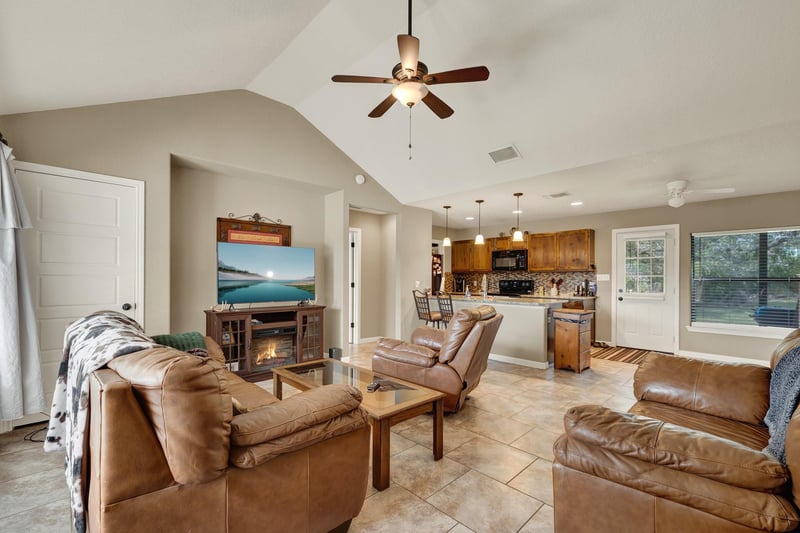 4142 Morningside Way, Canyon Lake, TX 78133
