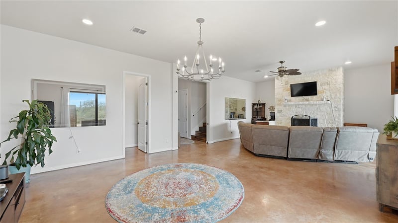 628 Country LN, Canyon Lake, TX 78133