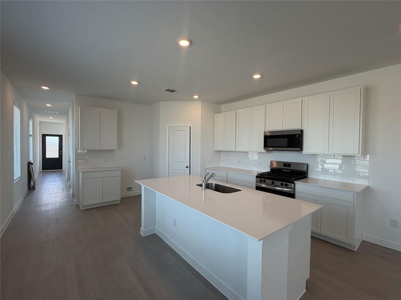 108 Mets Way, Hutto, TX 78634