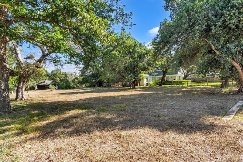 1247 W San Antonio ST, San Marcos, TX 78666