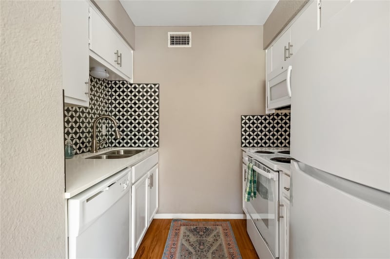 5215 Saint Georges GRN #B, Austin, TX 78745