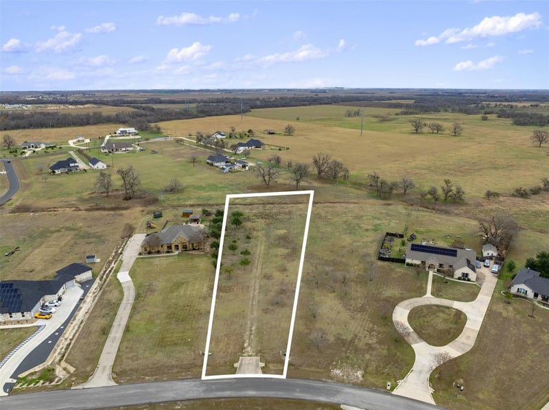 324 Apache Ps, Hutto, TX 78634