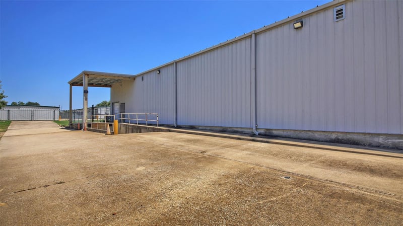 200 Commercial DR, Taylor, TX 76574