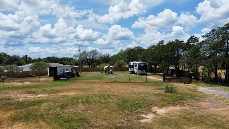 1856 Fm 2104 Hw, Paige, TX 78659