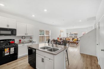 200 Montego ST, Hutto, TX 78634