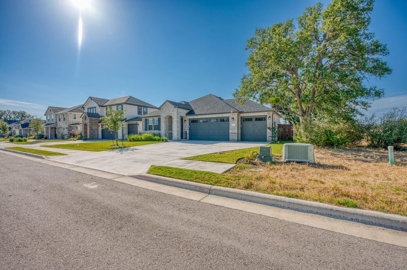 121 Plumbago LN, Marble Falls, TX 78654