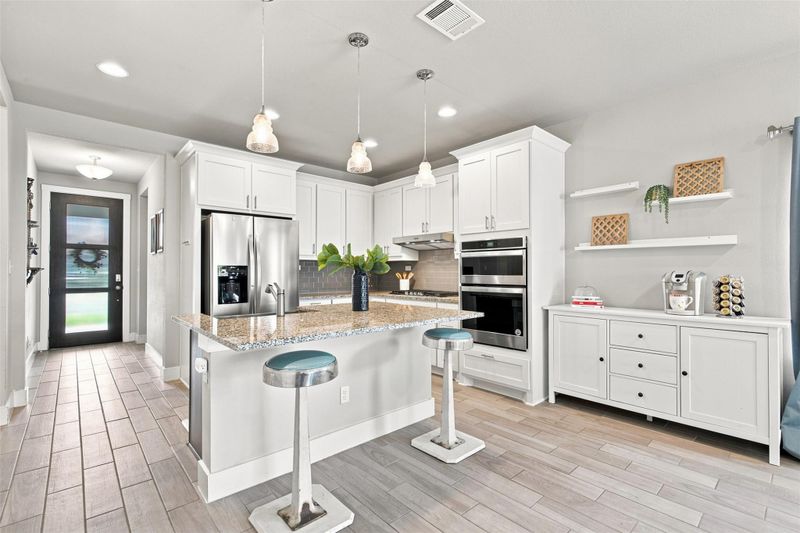 208 Winding Hollow LN, Georgetown, TX 78628
