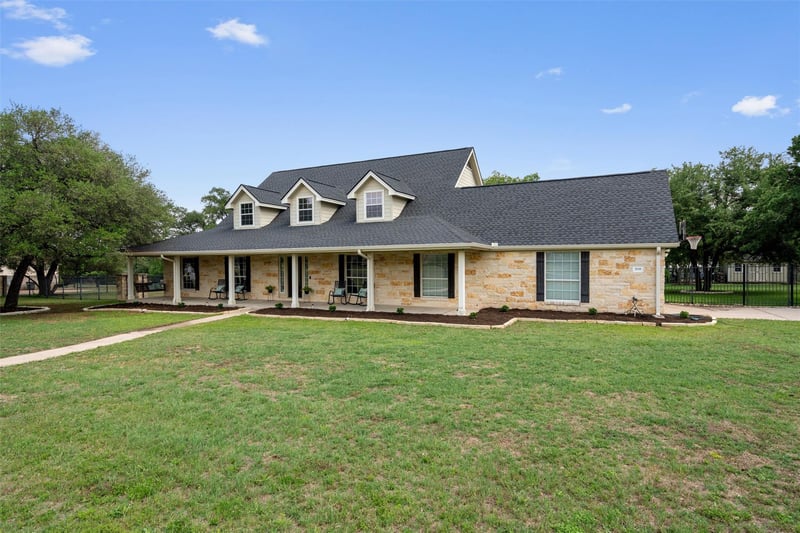 208 Neal DR, Liberty Hill, TX 78642