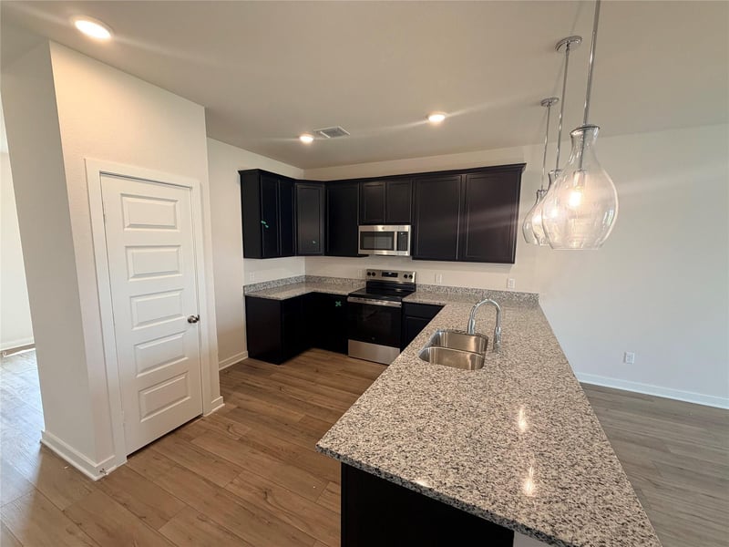 249 Lazy Lizzy RD, Jarrell, TX 76537