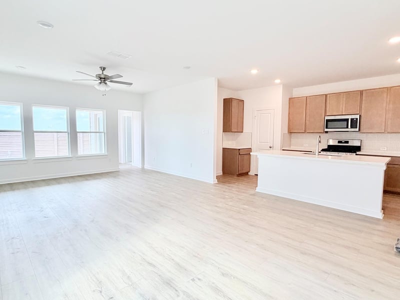 136 Bouldin Acres Ps, San Marcos, TX 78666