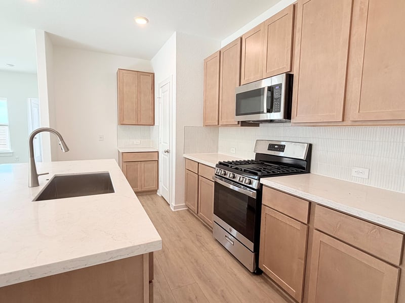 136 Bouldin Acres Ps, San Marcos, TX 78666