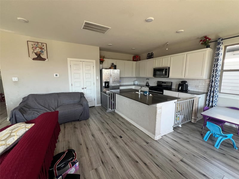 172 Coppers Way, Elgin, TX 78621