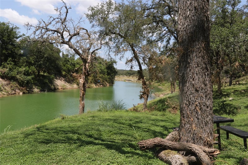 1610 Paradise PKWY, Canyon Lake, TX 78133