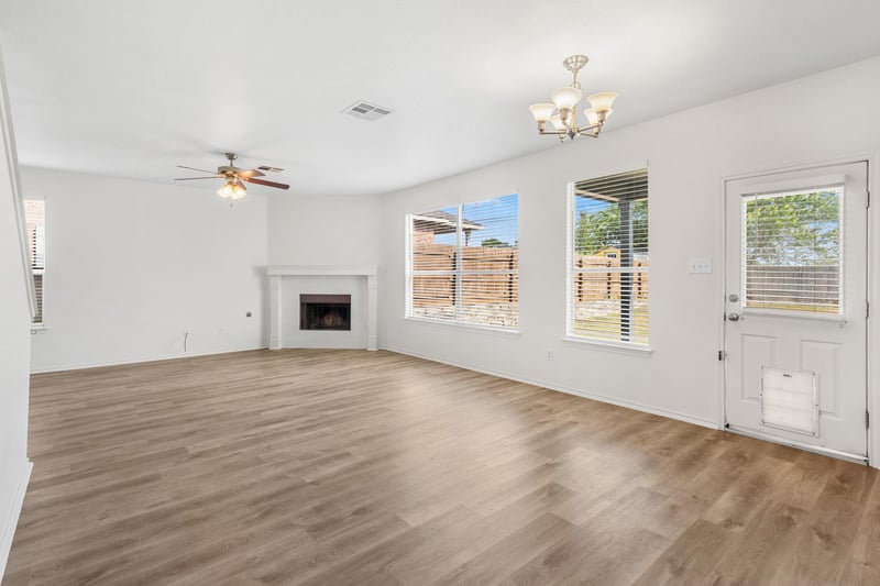 122 Plumbago CV, Buda, TX 78610