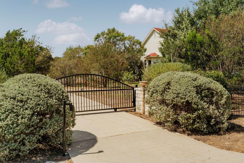 15420 Fox Run DR, Austin, TX 78737