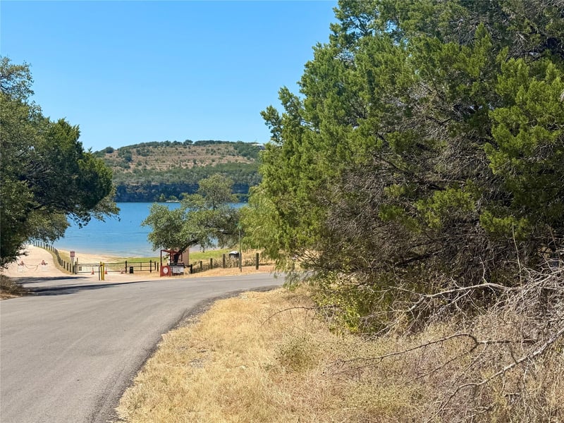 21500 Falcon LN, Lago Vista, TX 78645