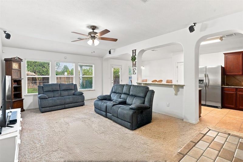 100 Quarry LN, Liberty Hill, TX 78642