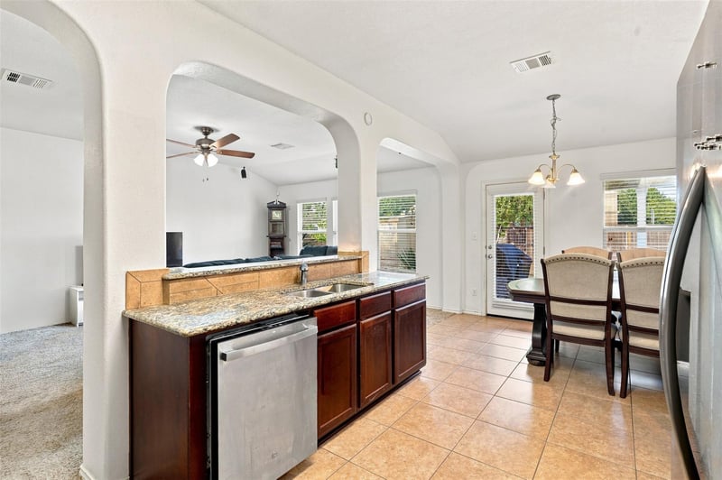 100 Quarry LN, Liberty Hill, TX 78642