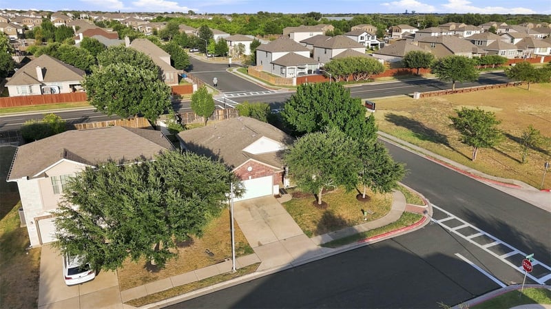 100 Quarry LN, Liberty Hill, TX 78642