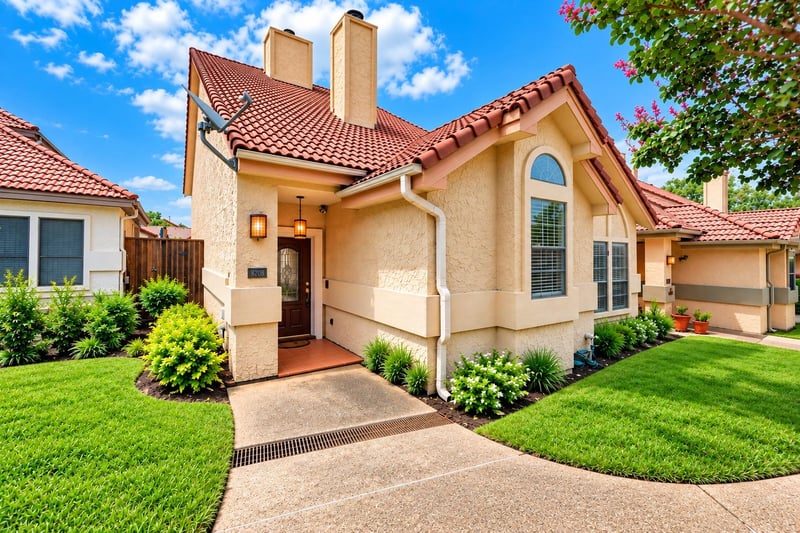 583 Rupen DR, Lakeway, TX 78734