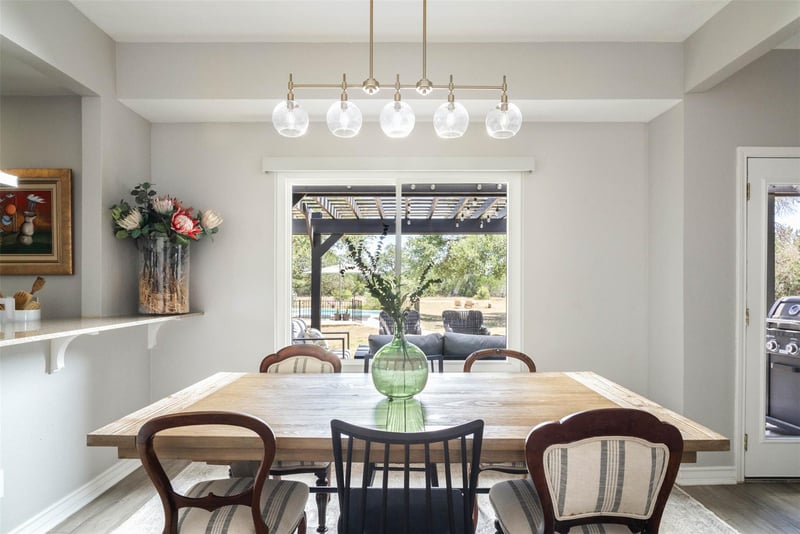 400 Oak Springs DR, Dripping Springs, TX 78620