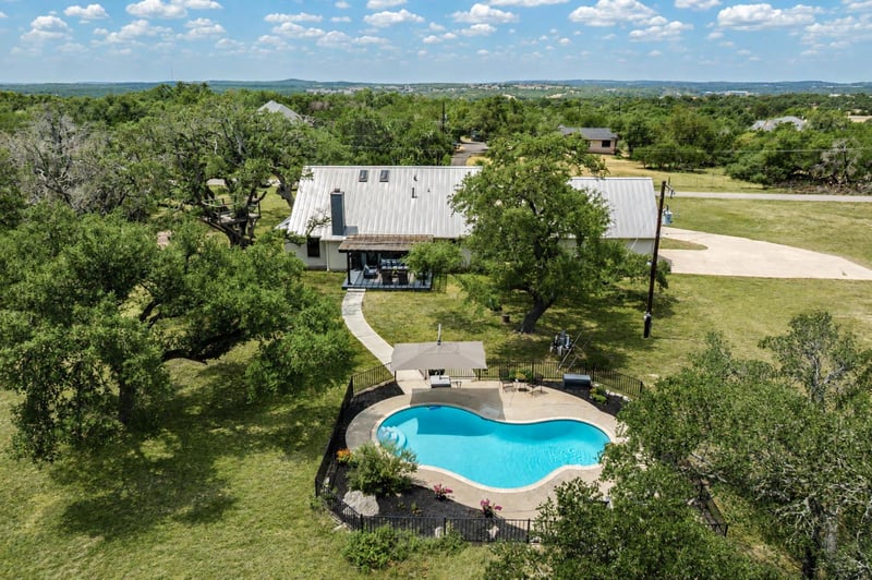 400 Oak Springs DR, Dripping Springs, TX 78620