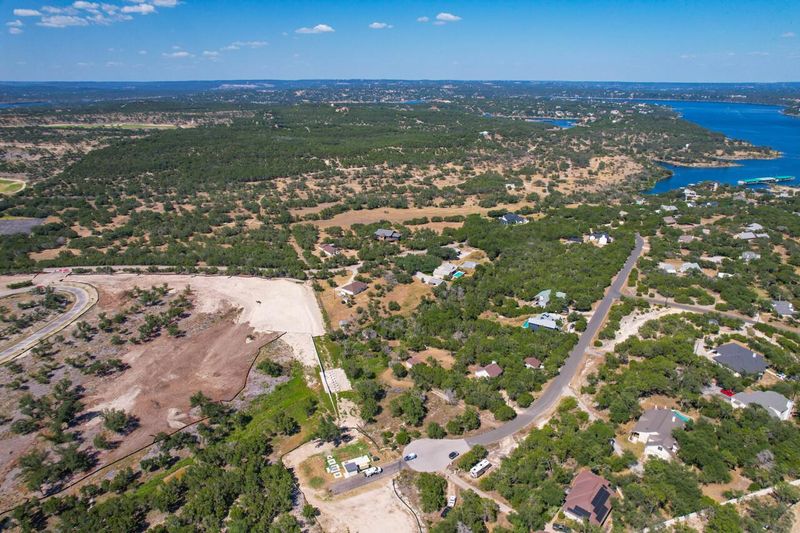 1102 Debco LN, Spicewood, TX 78669